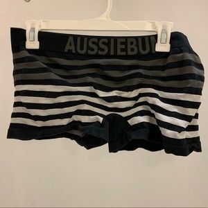 Aussiebum Bodystretch Trunk. Black/Grey striped.